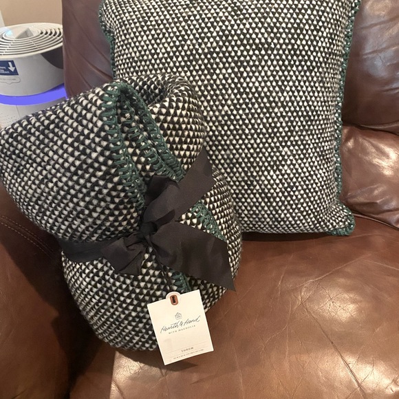 Hearth &amp; Hand | Bedding | Hearth And Hand By Magnolia Throw And Pillow ...